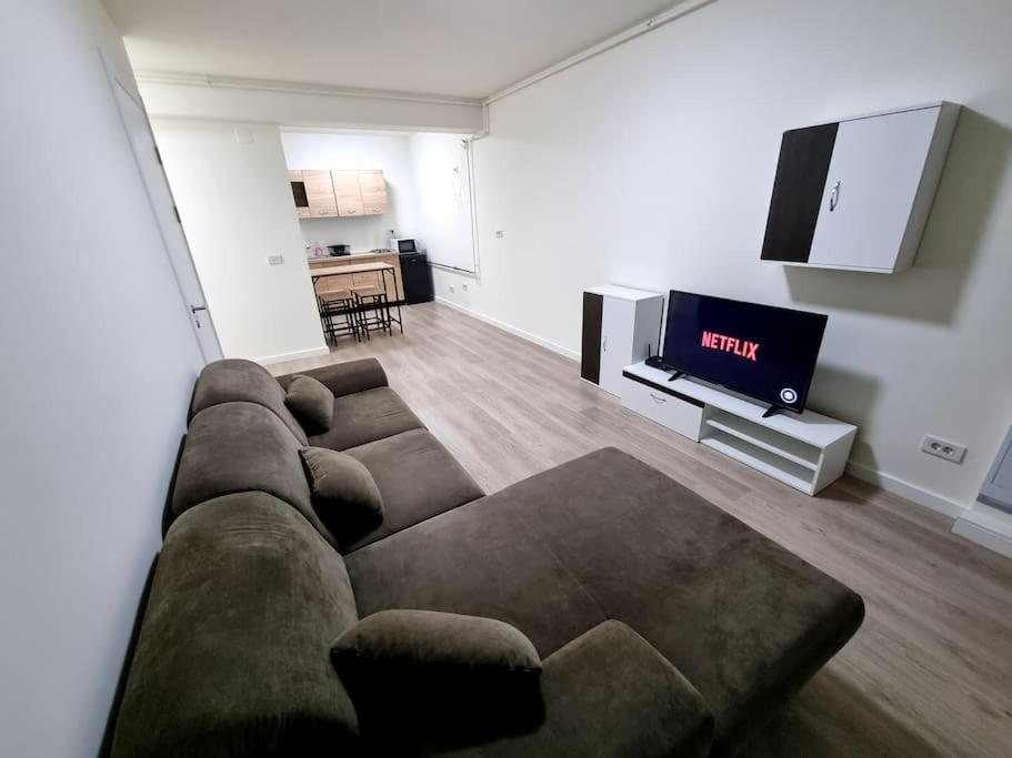 Cwa 2 Aeroport Apartment *